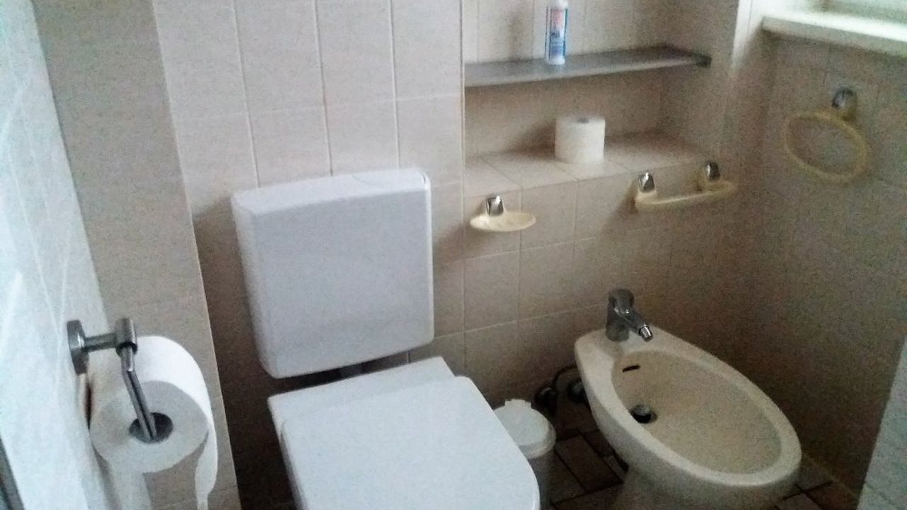 Badezimmer im Erdgeschoss Badezimmer im Erdgeschoss